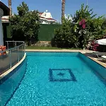 çalış Merı Villa